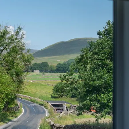 Three Halfway 度假居 *